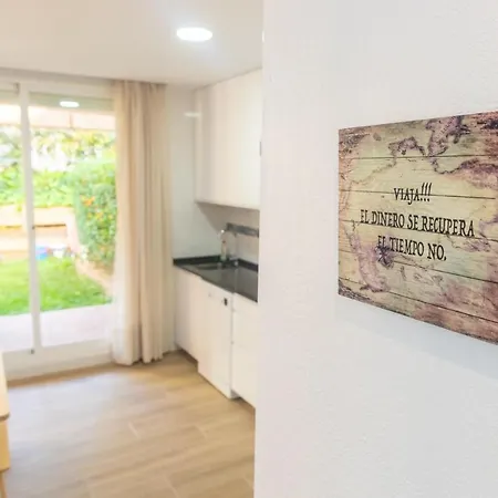 Adosado Reformado Con Piscina, Garaje Y Jardin Junto A La Playa *