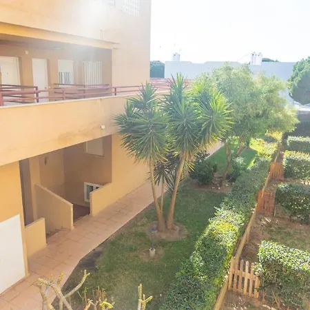 Adosado Reformado Con Piscina, Garaje Y Jardin Junto A La Playa